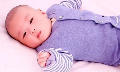 婴儿被盖厚-婴儿被盖厚专区_冬天被子盖到婴儿胸口会怎么样专区_冬天被子盖到婴儿胸口网